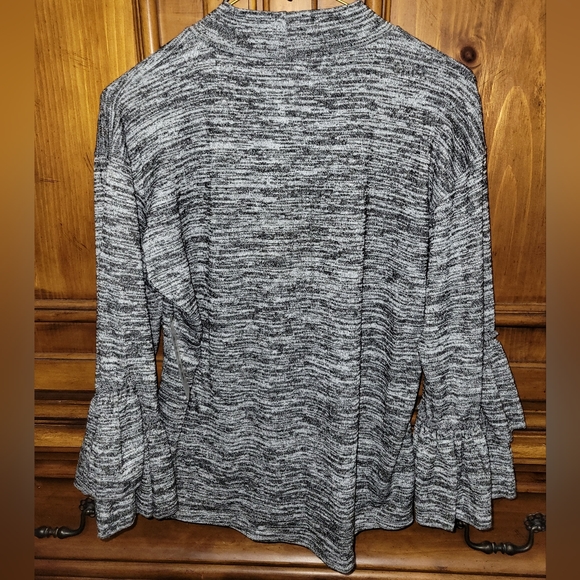 NWT, 3/4 ruffle sleeve top, size Large - Picture 2 of 4